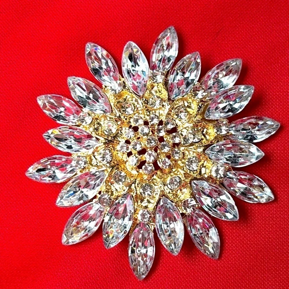 Rhinestone Glass w/ Gold Tone Floral Bouquet Starburst Brooch Pin Large 2.75